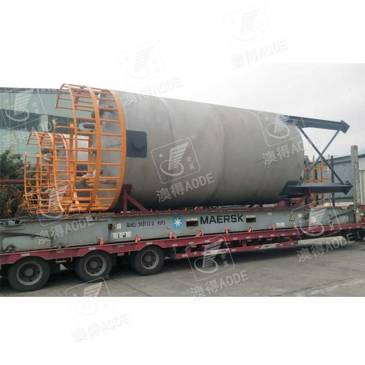 立式大(dà)型儲罐