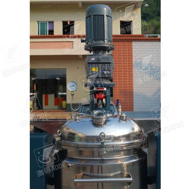 龍門式液壓升(shēng)降脫泡機