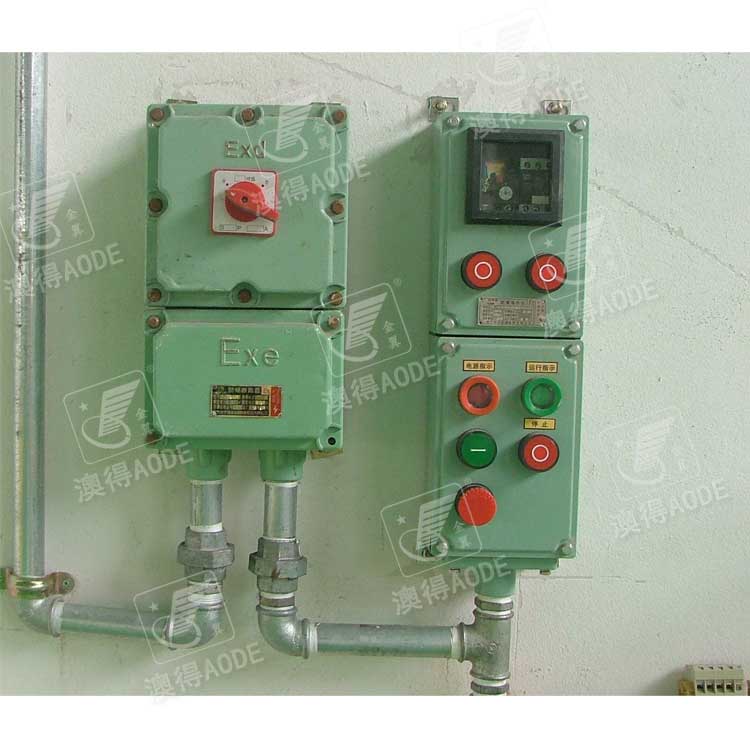 防爆操作(zuo)柱